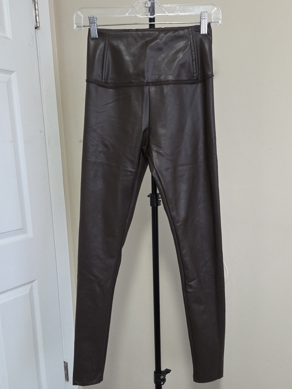 Design Lab  Faux Leather Leggings in Dark Brown